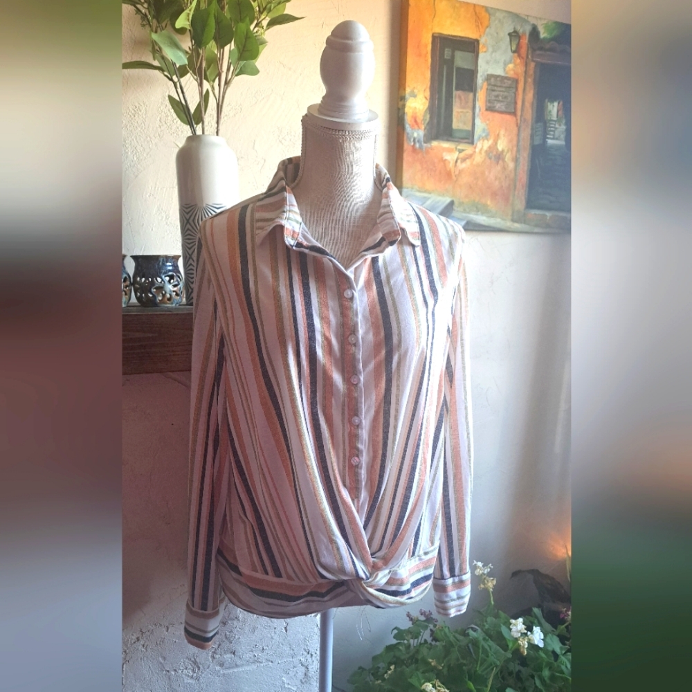 Women's Long-Sleeve Button-Down Shirt